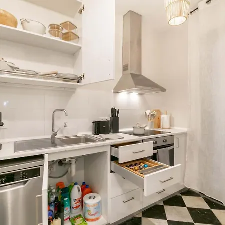 Bolivia. Newly Renovated Full With Bright Terrace Barcelona