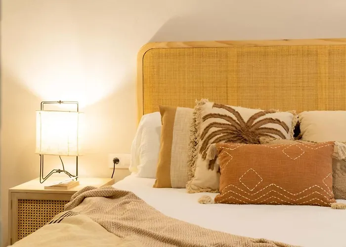 Bolivia. Newly Renovated Full With Bright Terrace * Barcelona