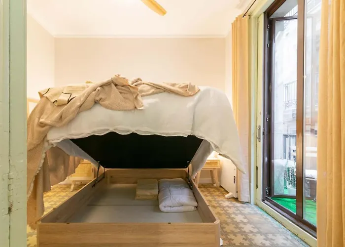 Bolivia. Newly Renovated Full With Bright Terrace Apartment Barcelona