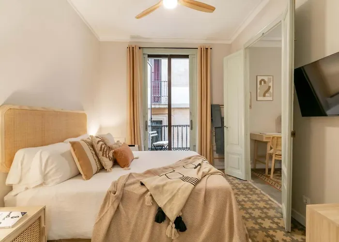 Bolivia. Newly Renovated Full With Bright Terrace * Barcelona