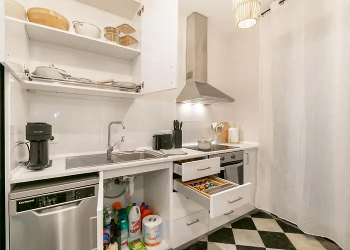 Bolivia. Newly Renovated Full With Bright Terrace Barcelona