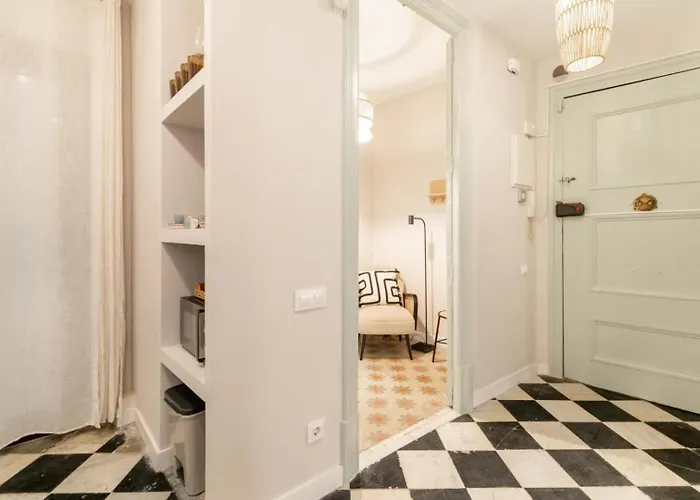Bolivia. Newly Renovated Full With Bright Terrace *