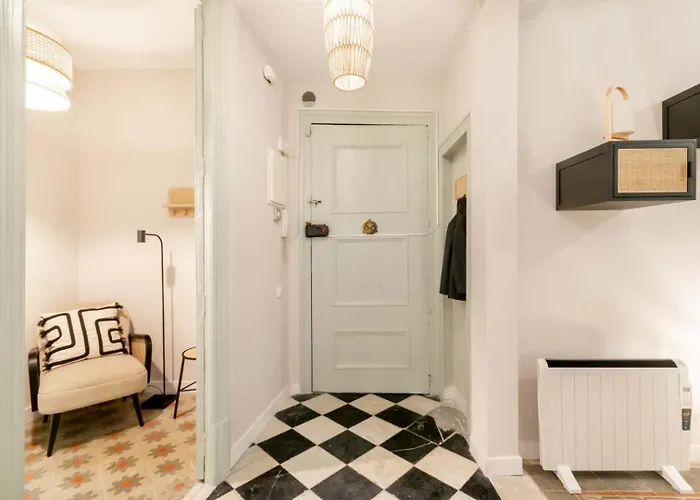 Bolivia. Newly Renovated Full With Bright Terrace Barcelona